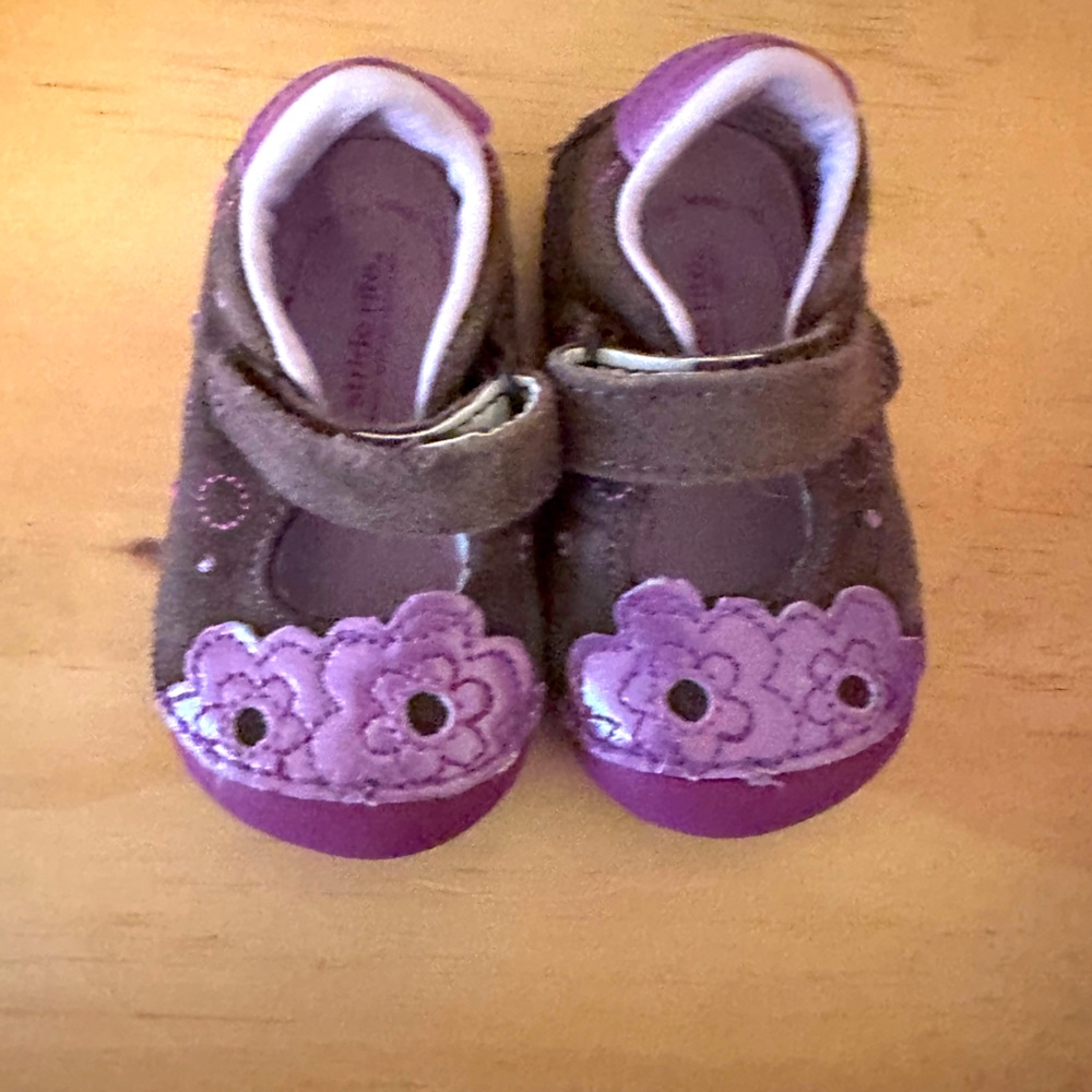 Stride Rite shoe